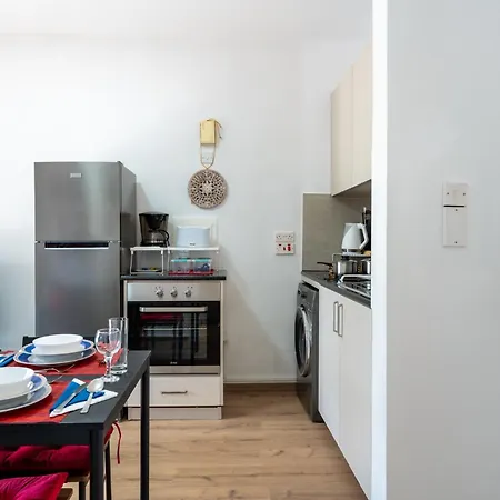 Radiant 1-bedroom In * Ларнака