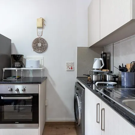 Radiant 1-bedroom In 아파트 라르나카